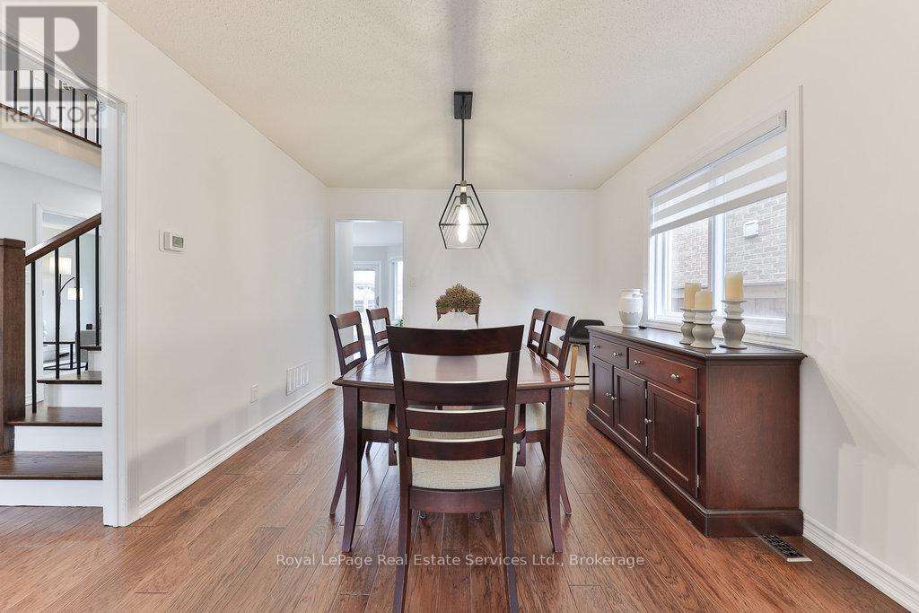 1531 STONEYBROOK TRAIL, Oakville (GA Glen Abbey), Ontario, L6M2R4 — Photo 6