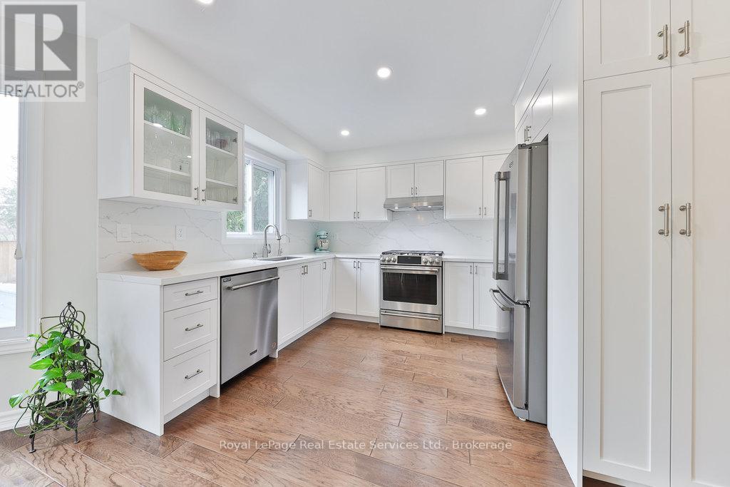 1531 STONEYBROOK TRAIL, Oakville (GA Glen Abbey), Ontario, L6M2R4 — Photo 8