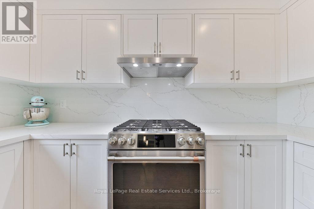 1531 STONEYBROOK TRAIL, Oakville (GA Glen Abbey), Ontario, L6M2R4 — Photo 9