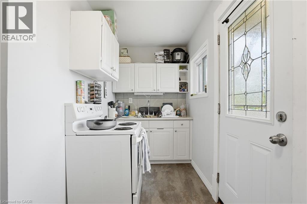 239 YORK Street, St. Catharines, Ontario, L2R6G5 — Photo 11