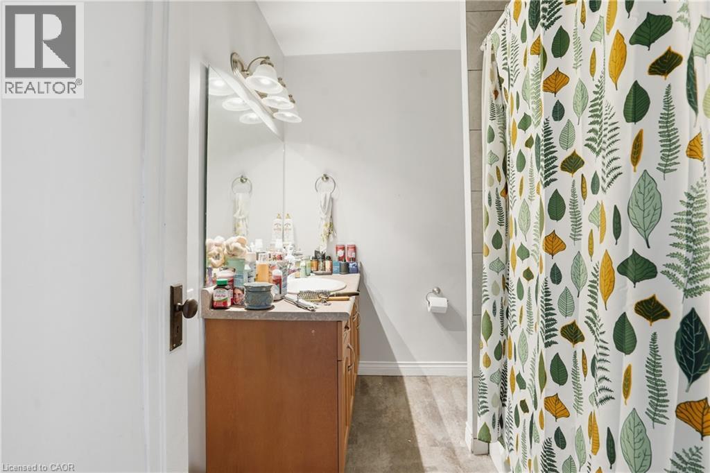 239 YORK Street, St. Catharines, Ontario, L2R6G5 — Photo 13