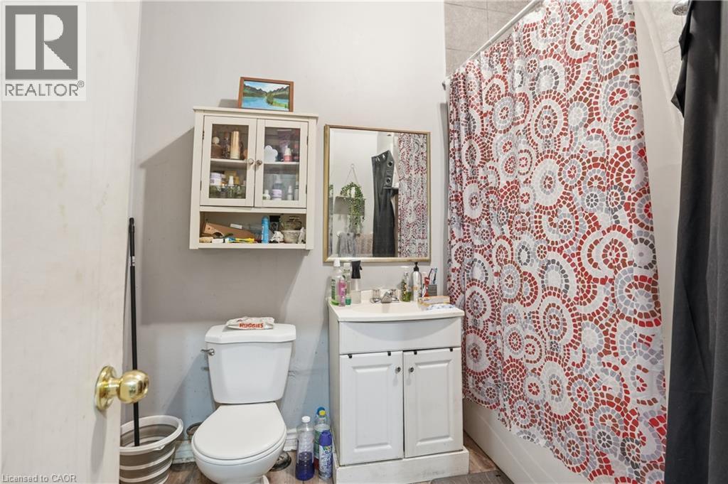 239 YORK Street, St. Catharines, Ontario, L2R6G5 — Photo 16