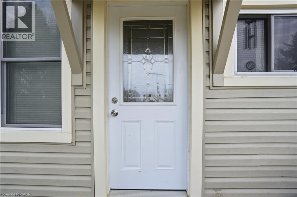 239 YORK Street, St. Catharines, Ontario, L2R6G5 — Photo 4