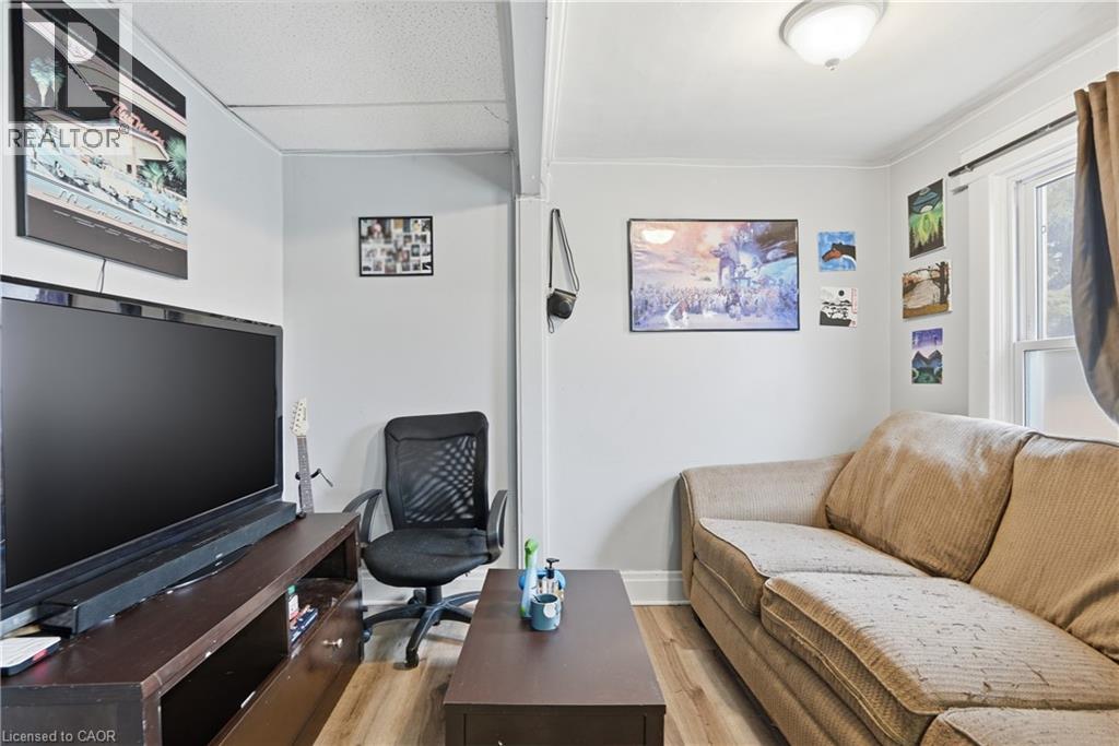 239 YORK Street, St. Catharines, Ontario, L2R6G5 — Photo 7