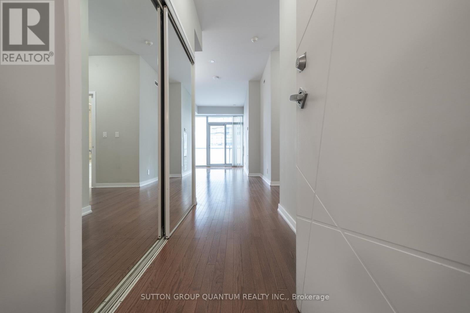 3109 - 12 YORK STREET, Toronto (Waterfront Communities), Ontario, M5J0A9 — Photo 2