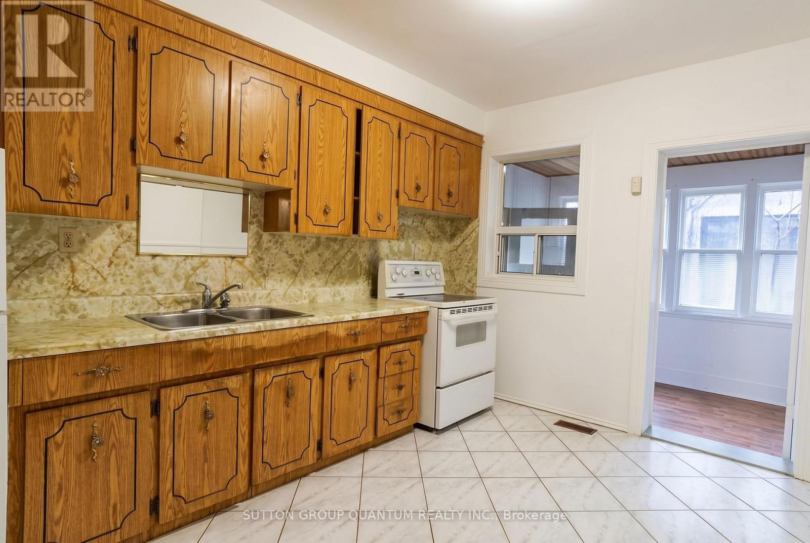 28 SILVER AVENUE, Toronto (Roncesvalles), Ontario, M6R1X8 — Photo 5