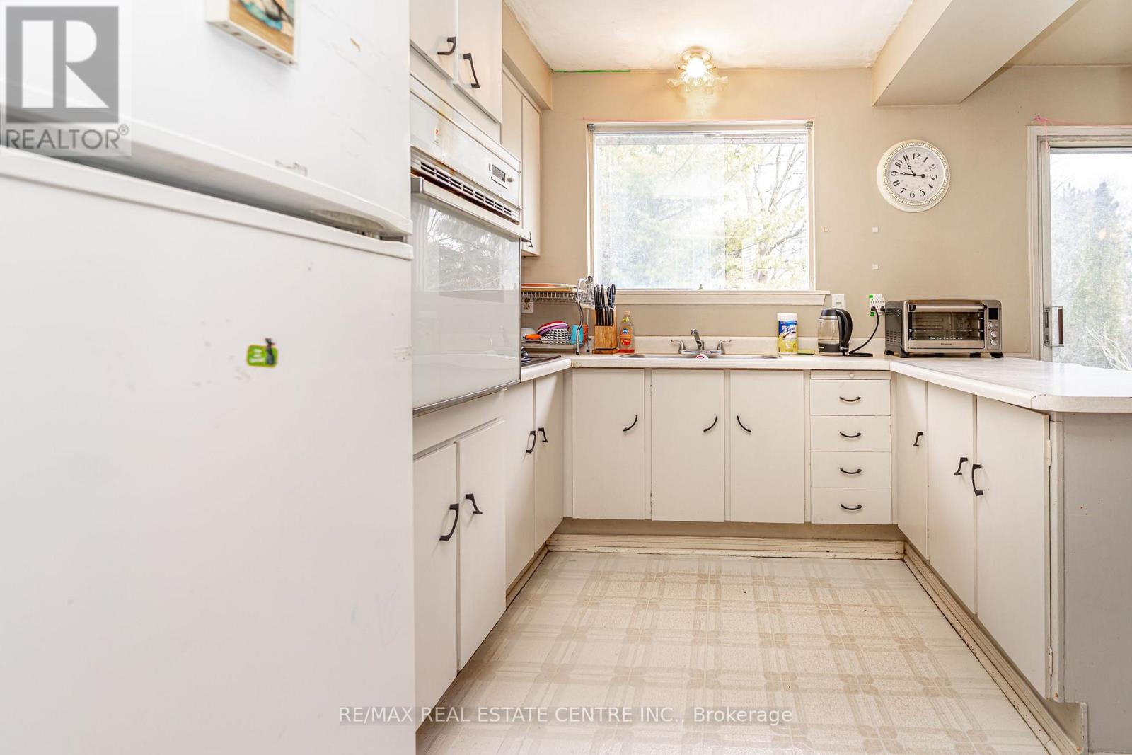 28 CAVENDISH CRESCENT, Brampton (Avondale), Ontario, L6T1Z4 — Photo 13