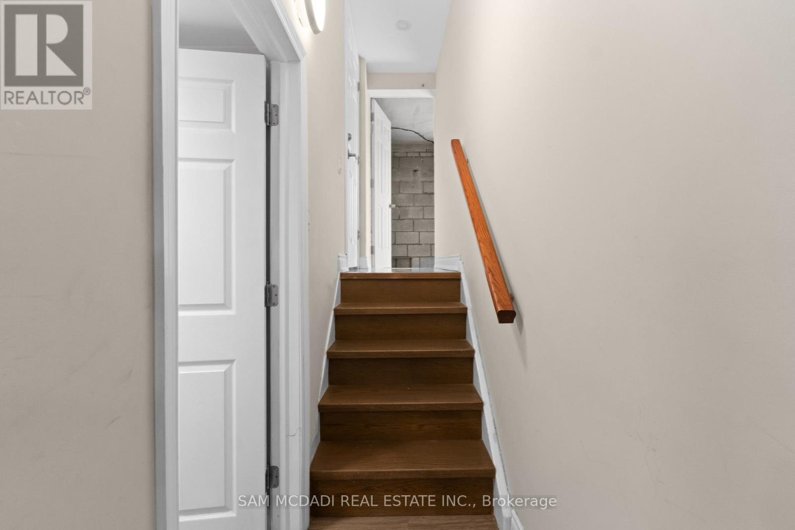 1821 CHRISTOPHER ROAD, Mississauga (Clarkson), Ontario, L5J2K7 — Photo 4