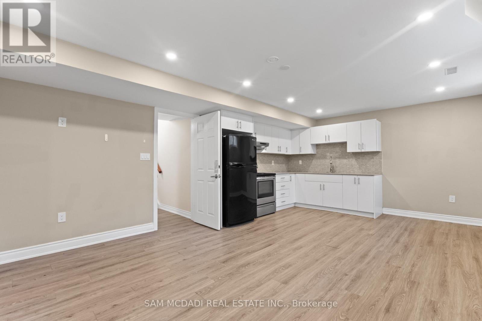 1821 CHRISTOPHER ROAD, Mississauga (Clarkson), Ontario, L5J2K7 — Photo 7