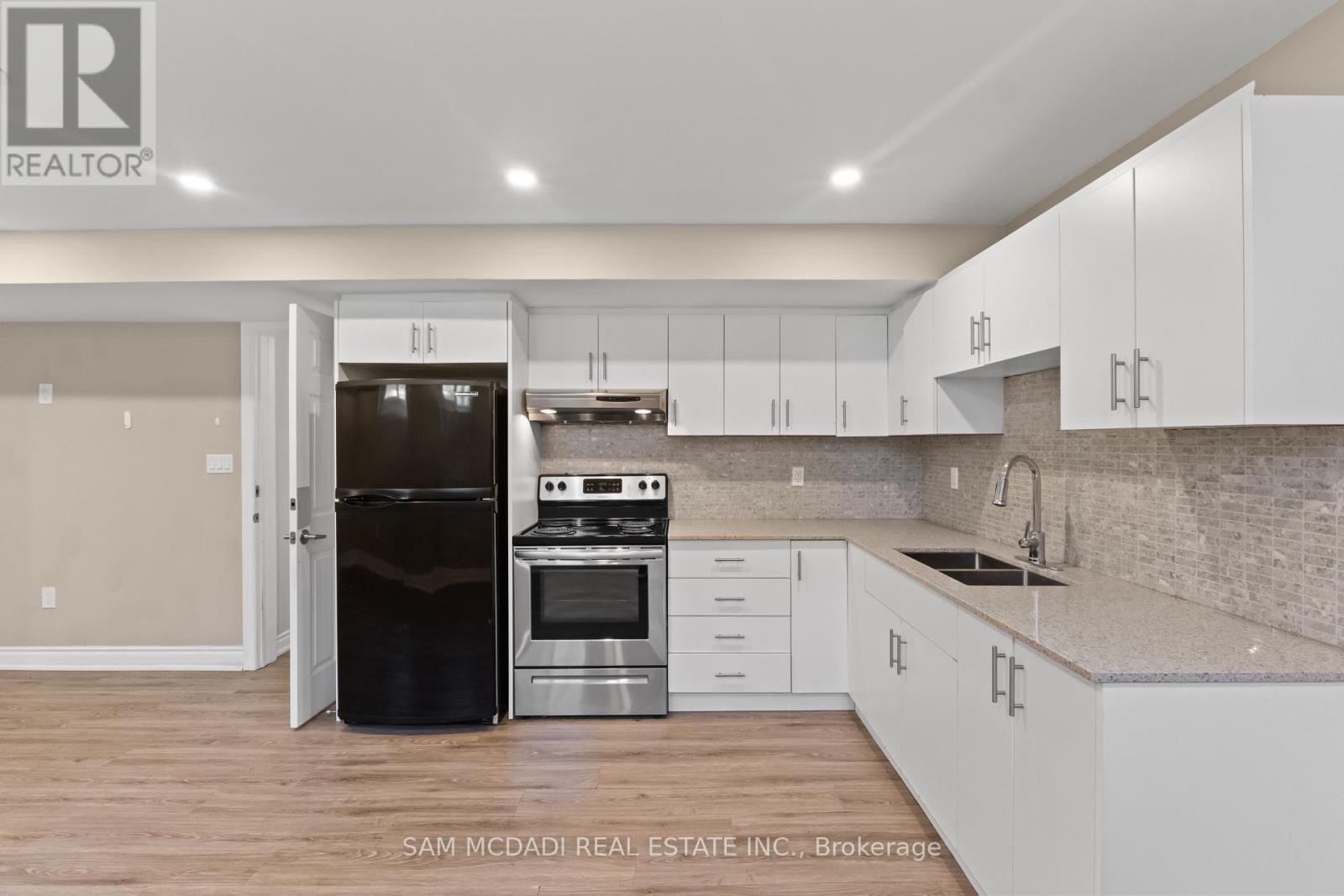 1821 CHRISTOPHER ROAD, Mississauga (Clarkson), Ontario, L5J2K7 — Photo 8