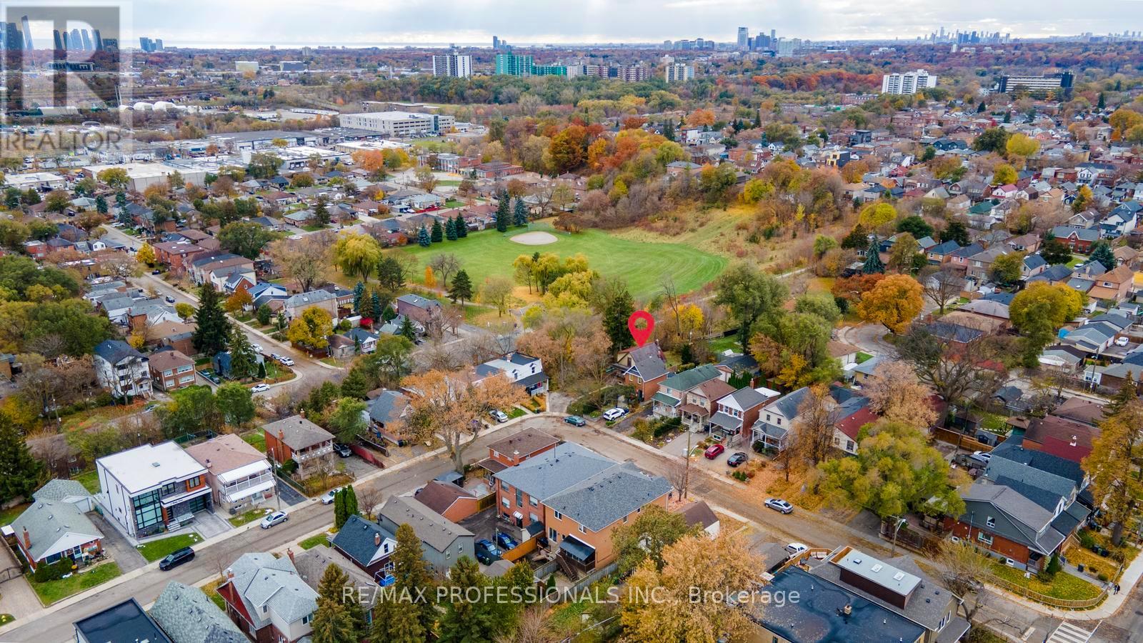 16 CLIFF STREET, Toronto (Rockcliffe-Smythe), Ontario, M6N4L6 — Photo 15