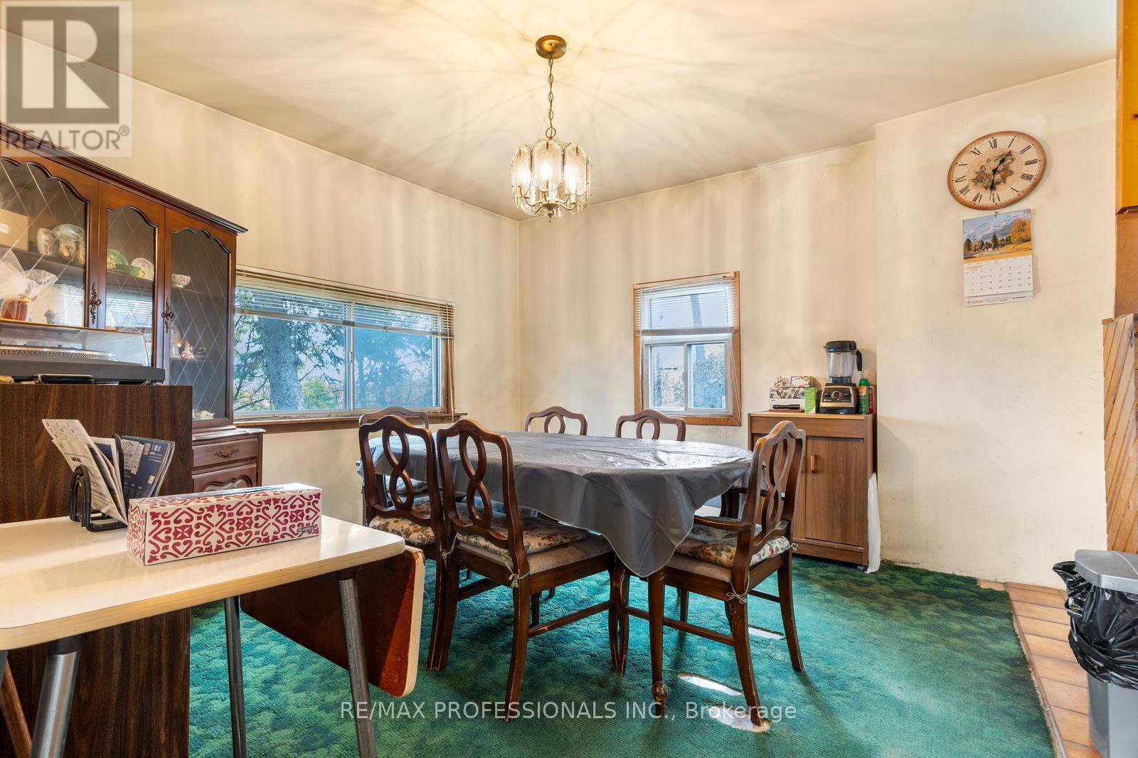 16 CLIFF STREET, Toronto (Rockcliffe-Smythe), Ontario, M6N4L6 — Photo 6