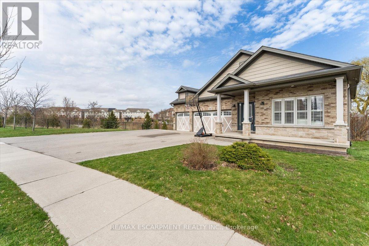 66 MAGNIFICENT WAY, Hamilton (Binbrook), Ontario, L0R1C0 — Photo 2