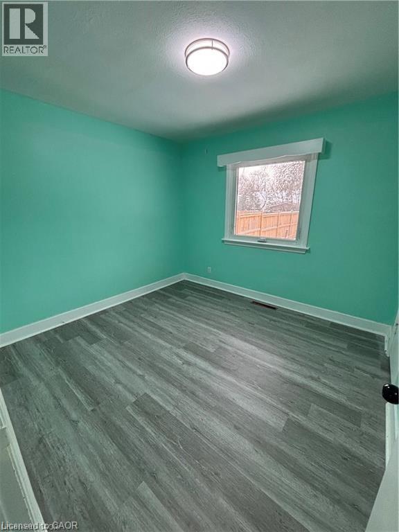 118 JACOBSON Avenue, St. Catharines, Ontario, L2T3A5 — Photo 11