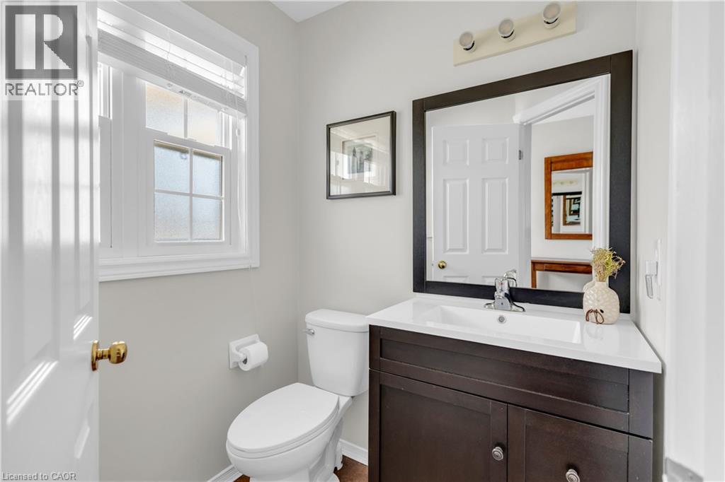 22 DAHLIA Street, Kitchener, Ontario, N2E4A9 — Photo 5