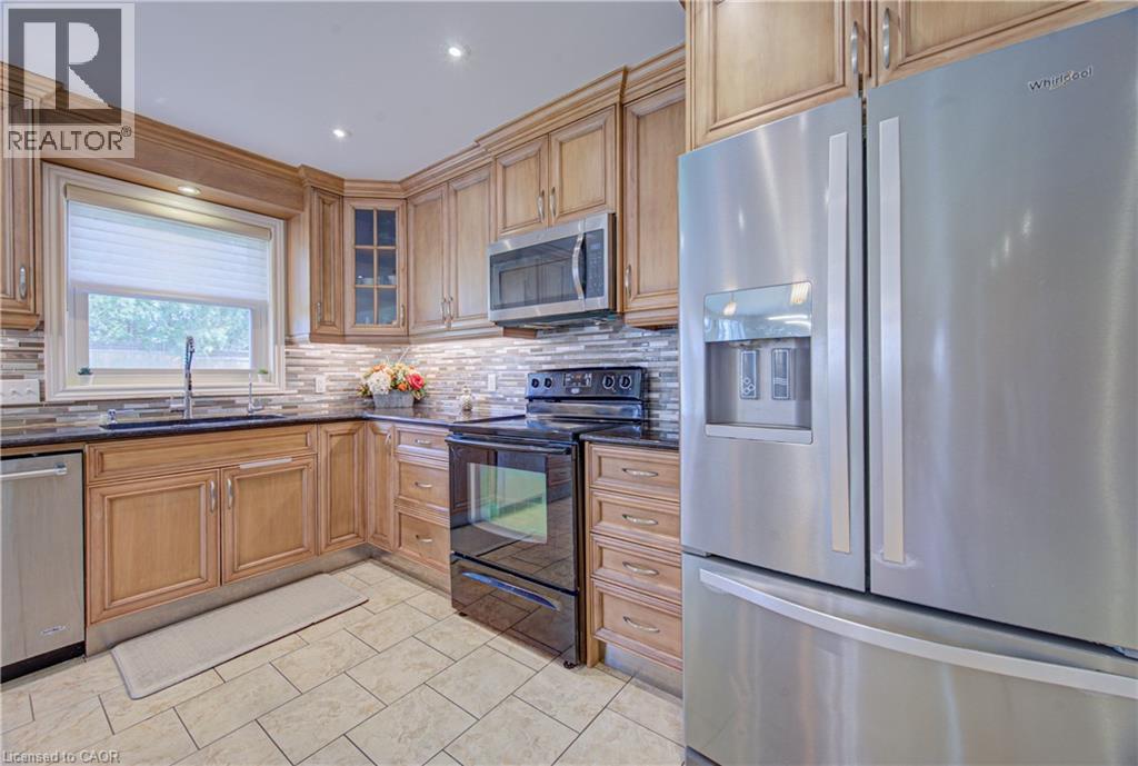 298 FERNDALE Place, Waterloo, Ontario, N2J3X9 — Photo 11