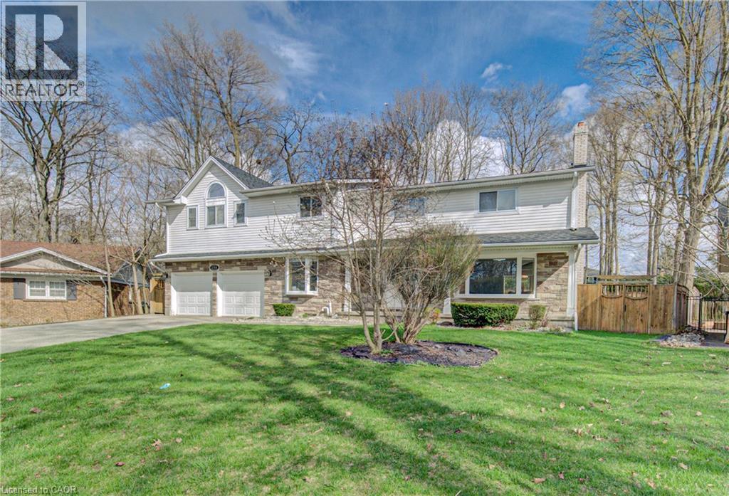 298 FERNDALE Place, Waterloo, Ontario, N2J3X9 — Photo 2