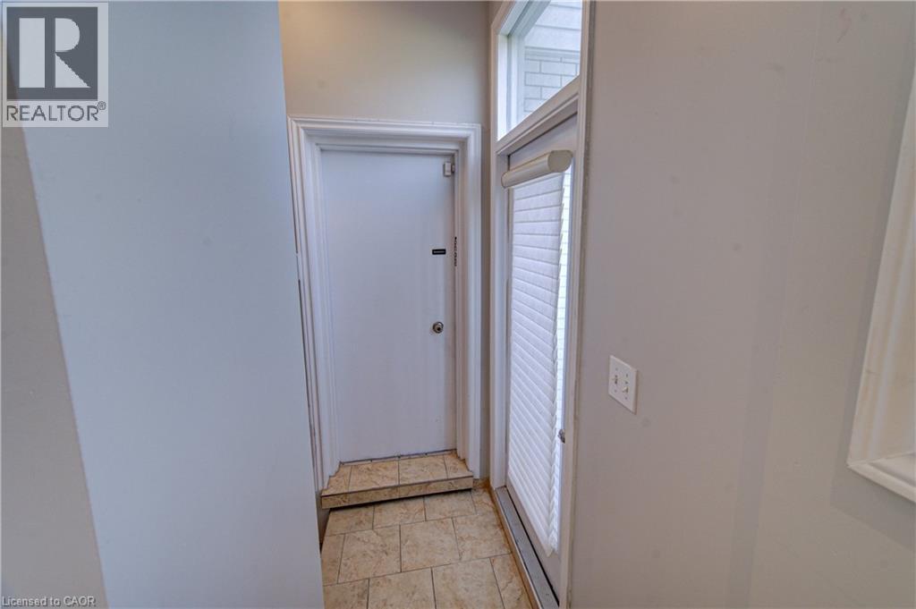 298 FERNDALE Place, Waterloo, Ontario, N2J3X9 — Photo 21