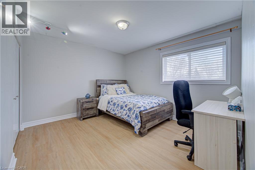 298 FERNDALE Place, Waterloo, Ontario, N2J3X9 — Photo 24