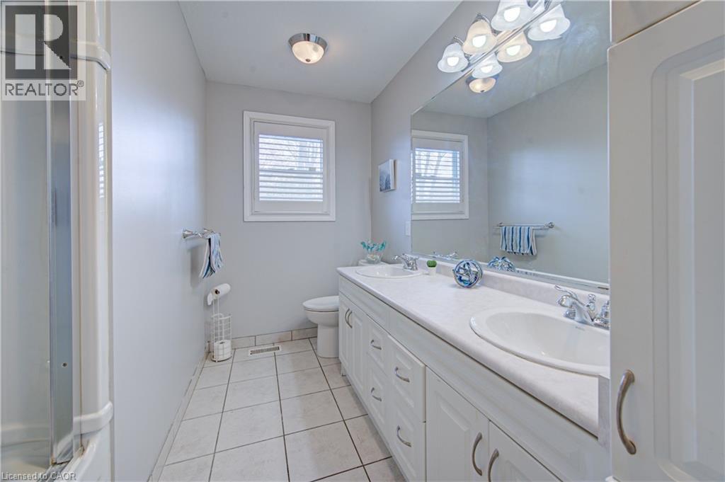 298 FERNDALE Place, Waterloo, Ontario, N2J3X9 — Photo 28