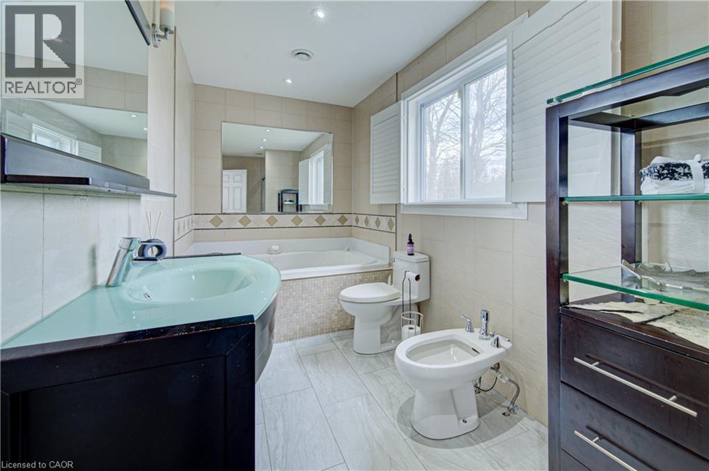 298 FERNDALE Place, Waterloo, Ontario, N2J3X9 — Photo 31