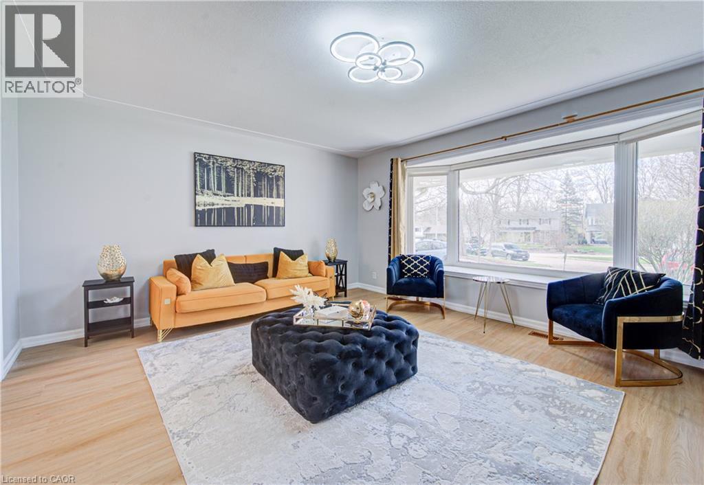 298 FERNDALE Place, Waterloo, Ontario, N2J3X9 — Photo 6