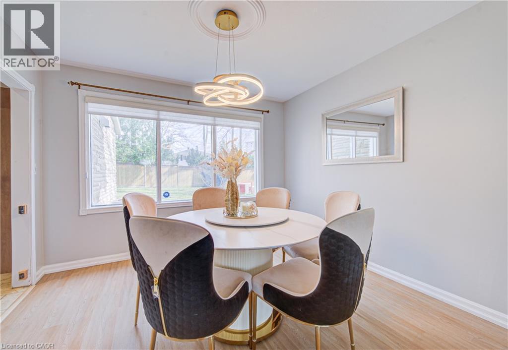 298 FERNDALE Place, Waterloo, Ontario, N2J3X9 — Photo 8