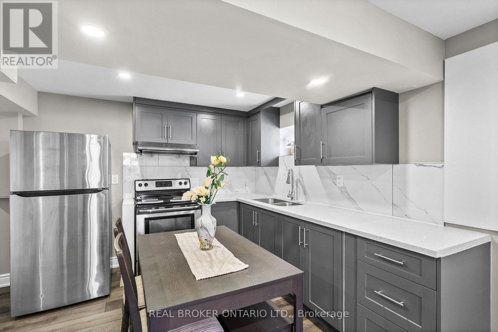 11 CATHCART CRESCENT, Brampton (Avondale), Ontario, L6T2A4 — Photo 18