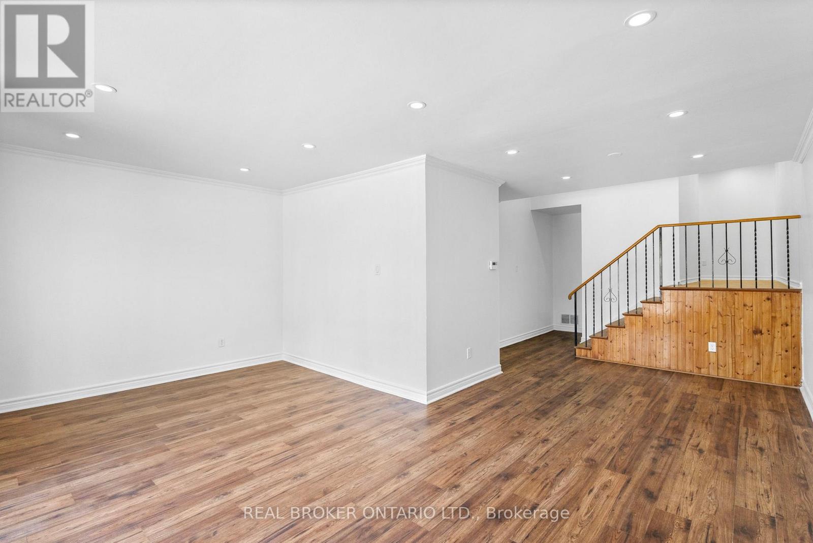 11 CATHCART CRESCENT, Brampton (Avondale), Ontario, L6T2A4 — Photo 5