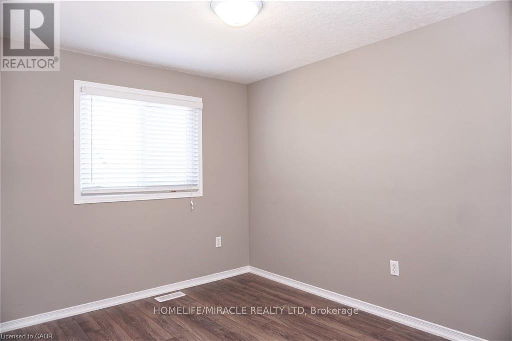 40 MADELEINE STREET, Kitchener, Ontario, N2R1V4 — Photo 20