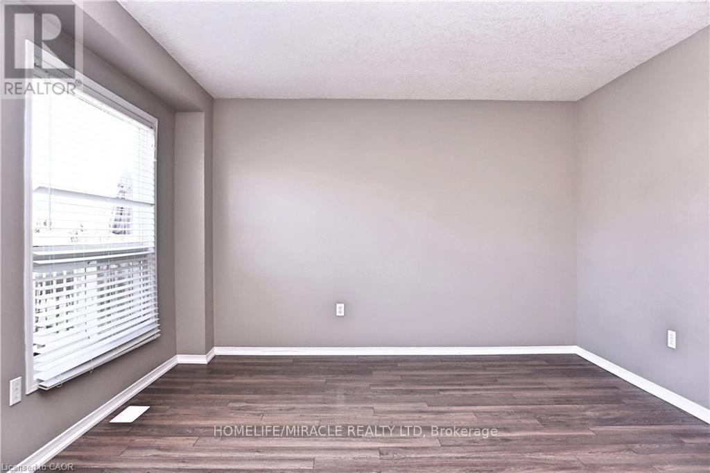 40 MADELEINE STREET, Kitchener, Ontario, N2R1V4 — Photo 7