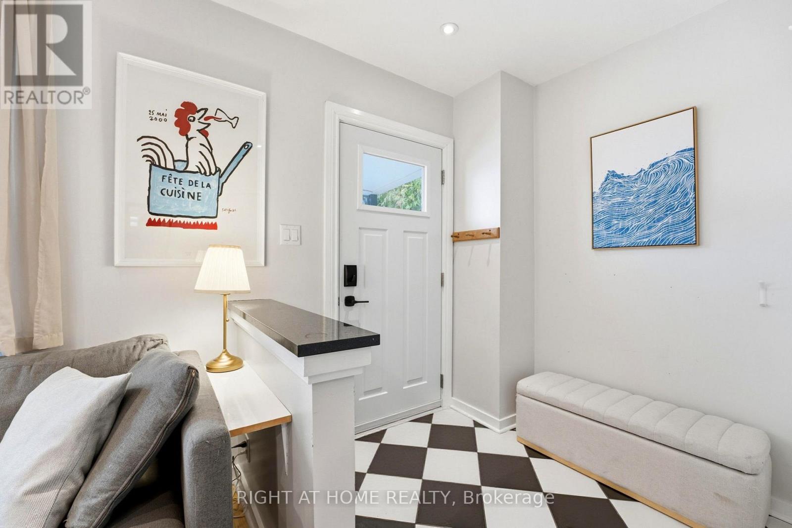 209 MARIER AVENUE, Ottawa, Ontario, K1L5R4 — Photo 3