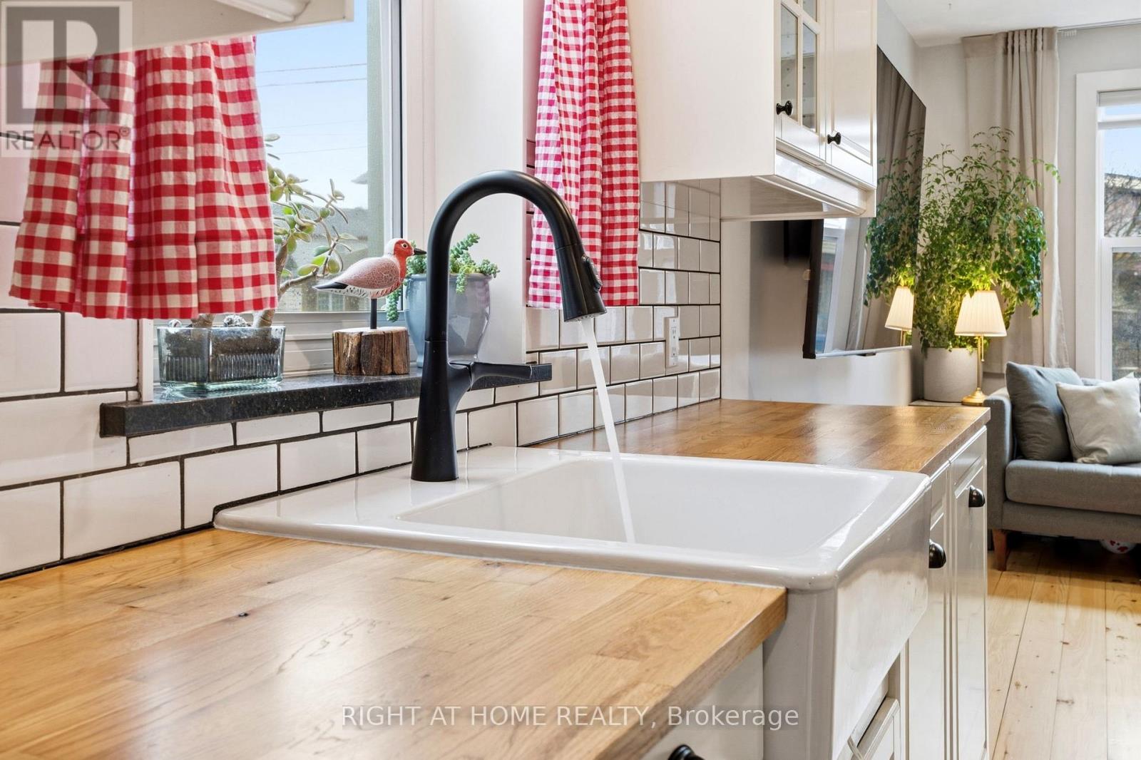 209 MARIER AVENUE, Ottawa, Ontario, K1L5R4 — Photo 7