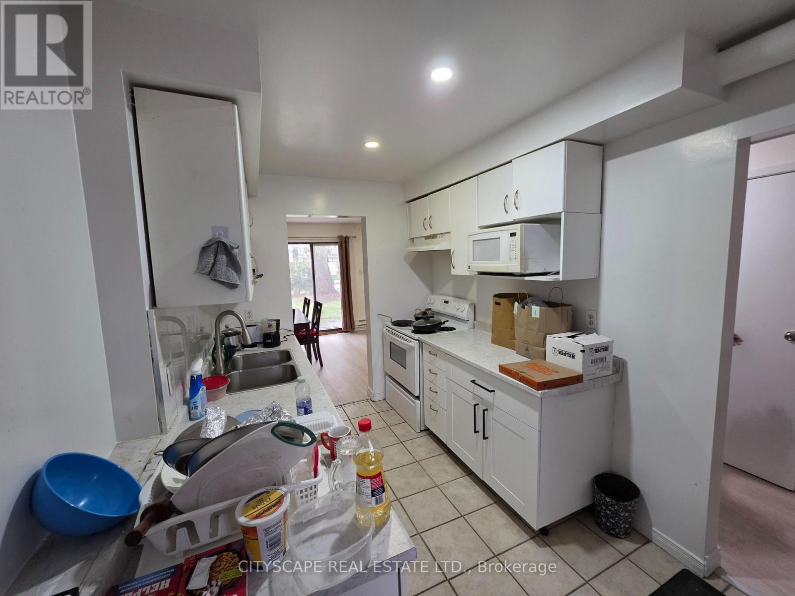 63 WIGGENS COURT, Toronto (Malvern), Ontario, M1B1K3 — Photo 3