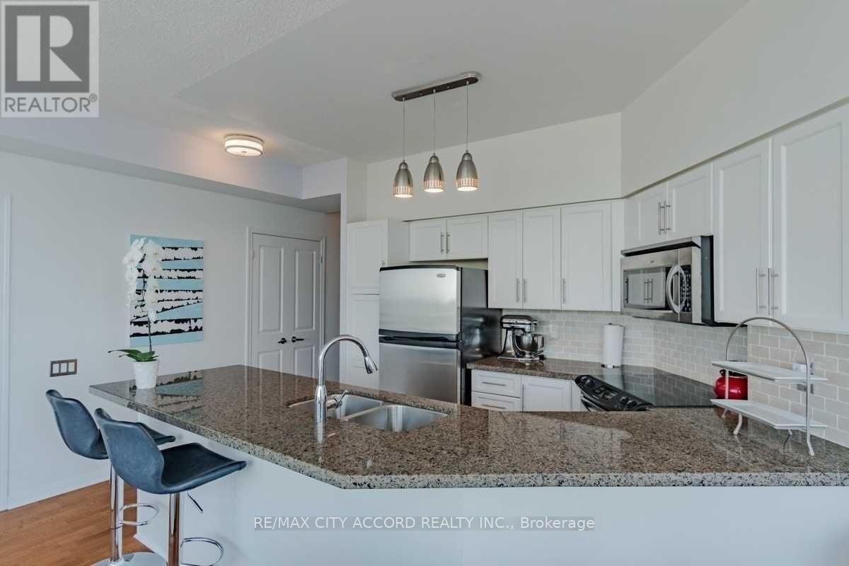 2702 - 15 WINDERMERE AVENUE, Toronto (High Park-Swansea), Ontario, M6S5A2 — Photo 4