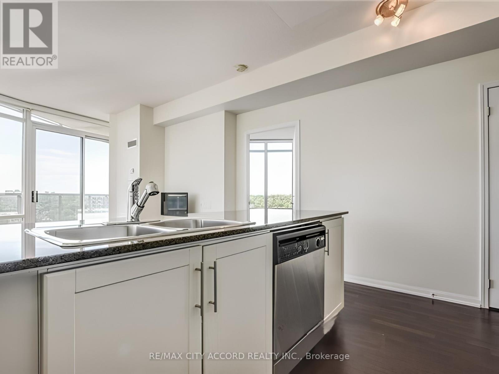 2702 - 15 WINDERMERE AVENUE, Toronto (High Park-Swansea), Ontario, M6S5A2 — Photo 6