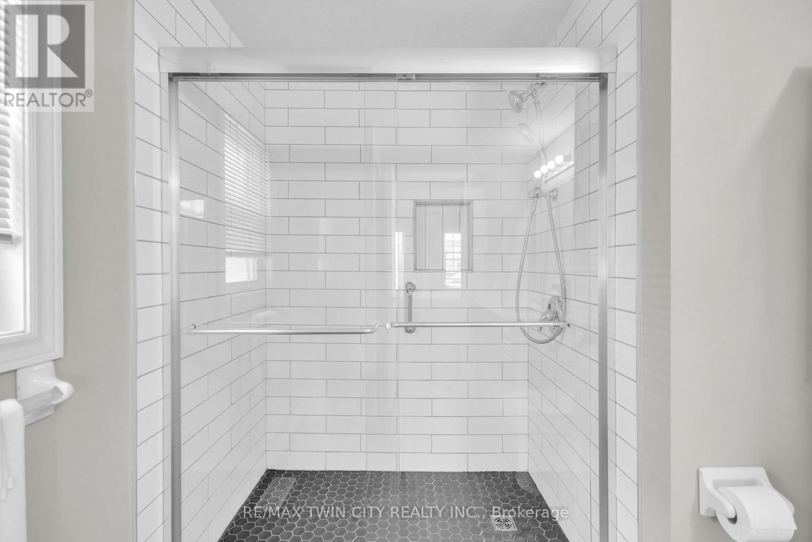 22 DAHLIA STREET, Kitchener, Ontario, N2E4A9 — Photo 21