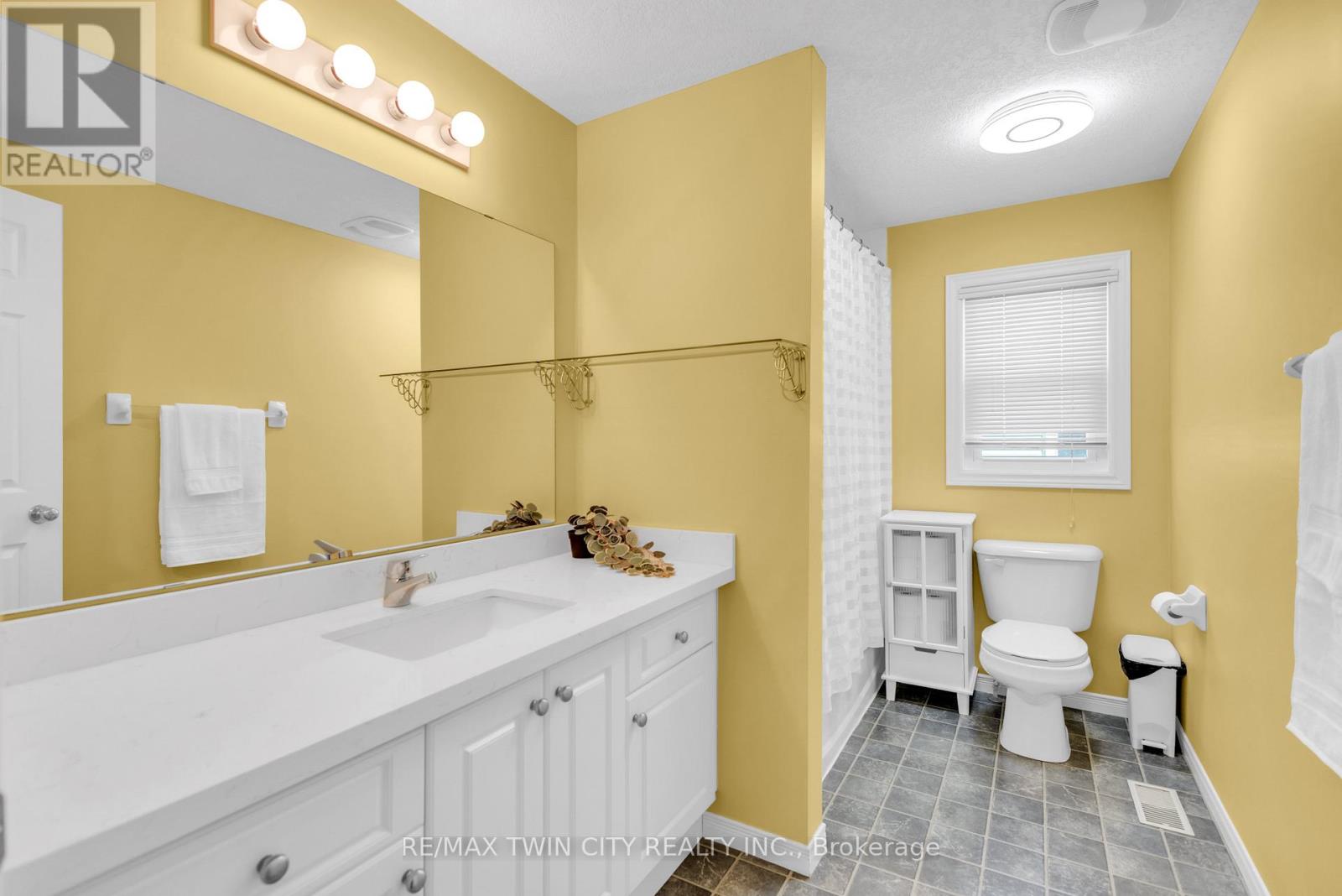 22 DAHLIA STREET, Kitchener, Ontario, N2E4A9 — Photo 23