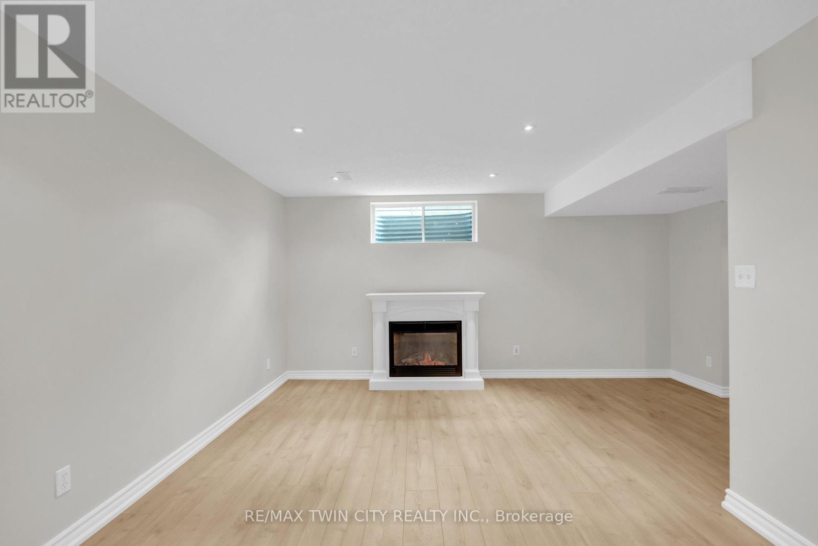 22 DAHLIA STREET, Kitchener, Ontario, N2E4A9 — Photo 32