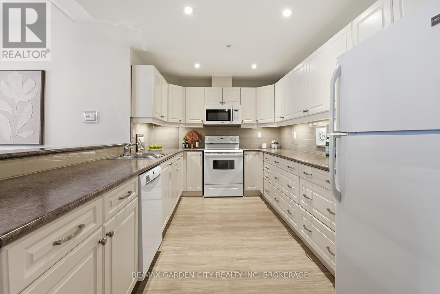 307 - 16 SULLIVAN AVENUE, Thorold (Thorold Downtown), Ontario, L2V2Y2 — Photo 2