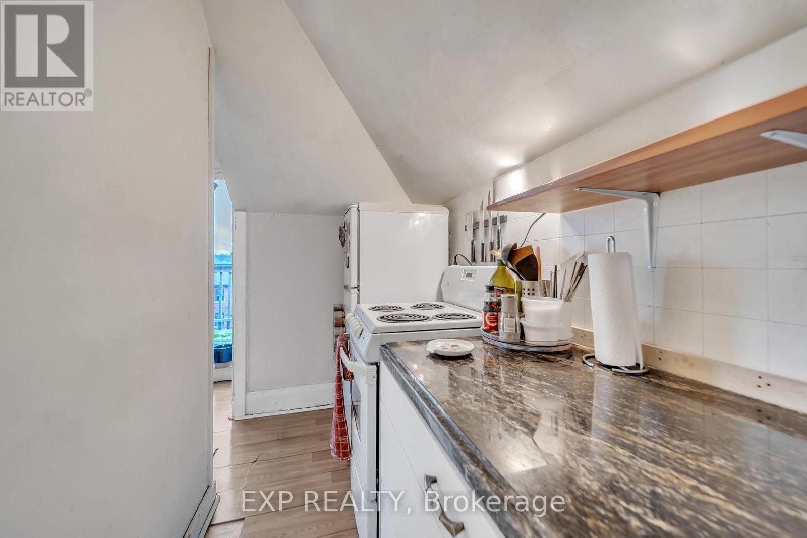 THIRD FLOOR - 896 AVENUE ROAD, Toronto (Yonge-Eglinton), Ontario, M5P2K6 — Photo 15