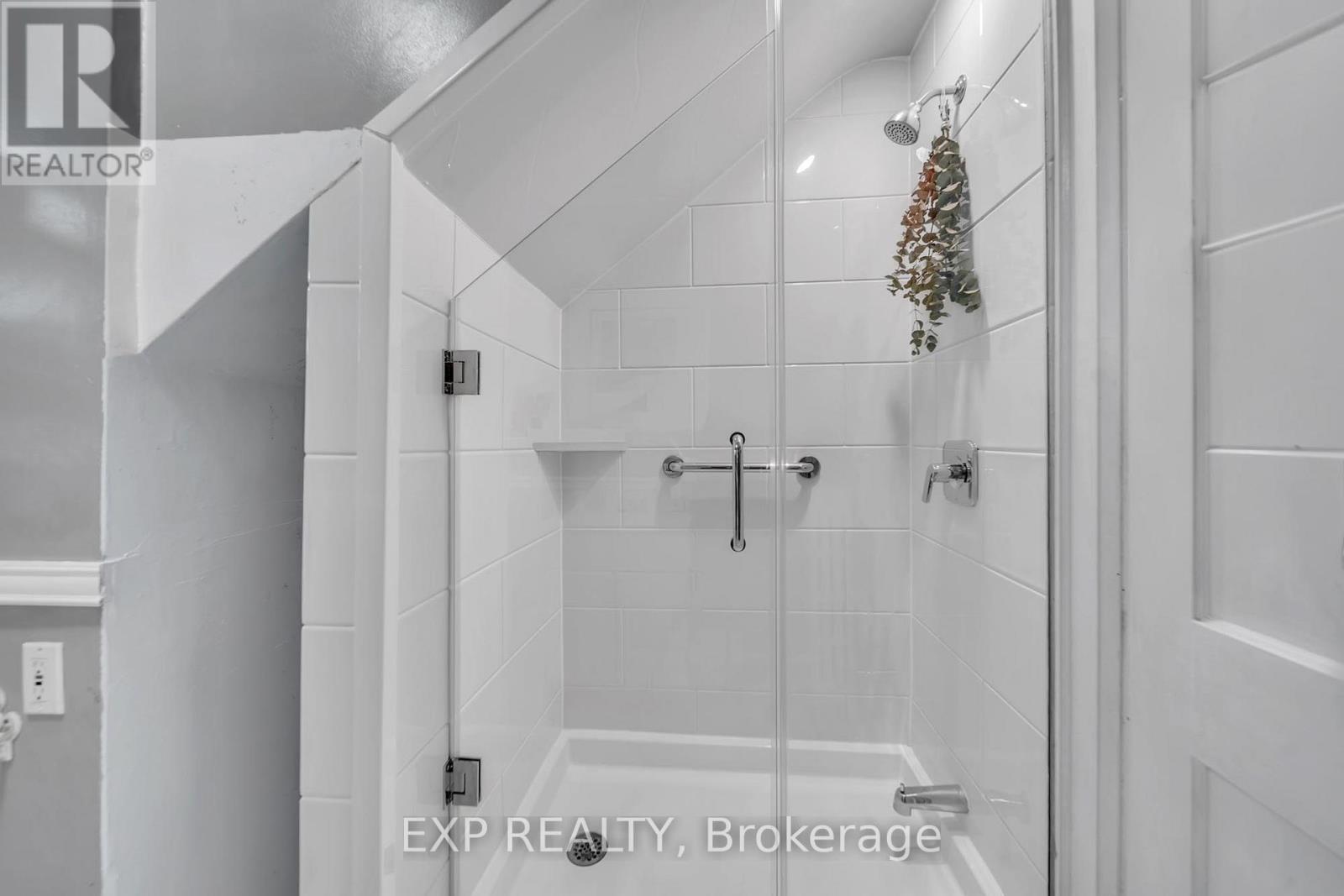 THIRD FLOOR - 896 AVENUE ROAD, Toronto (Yonge-Eglinton), Ontario, M5P2K6 — Photo 18