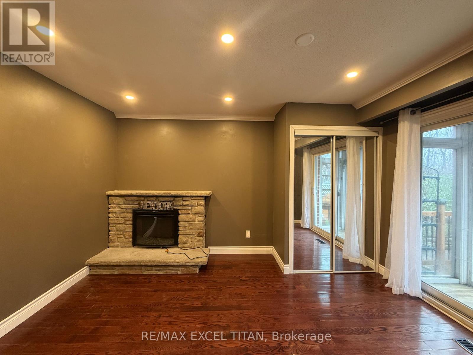 LOWER - 251 SHAWNEE CIRCLE, Toronto (Pleasant View), Ontario, M2H2Y3 — Photo 2