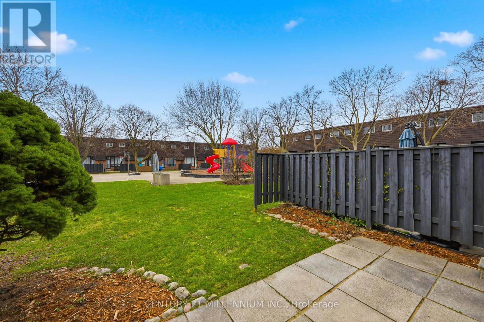 107 DARRAS COURT, Brampton (Southgate), Ontario, L6T1W7 — Photo 2