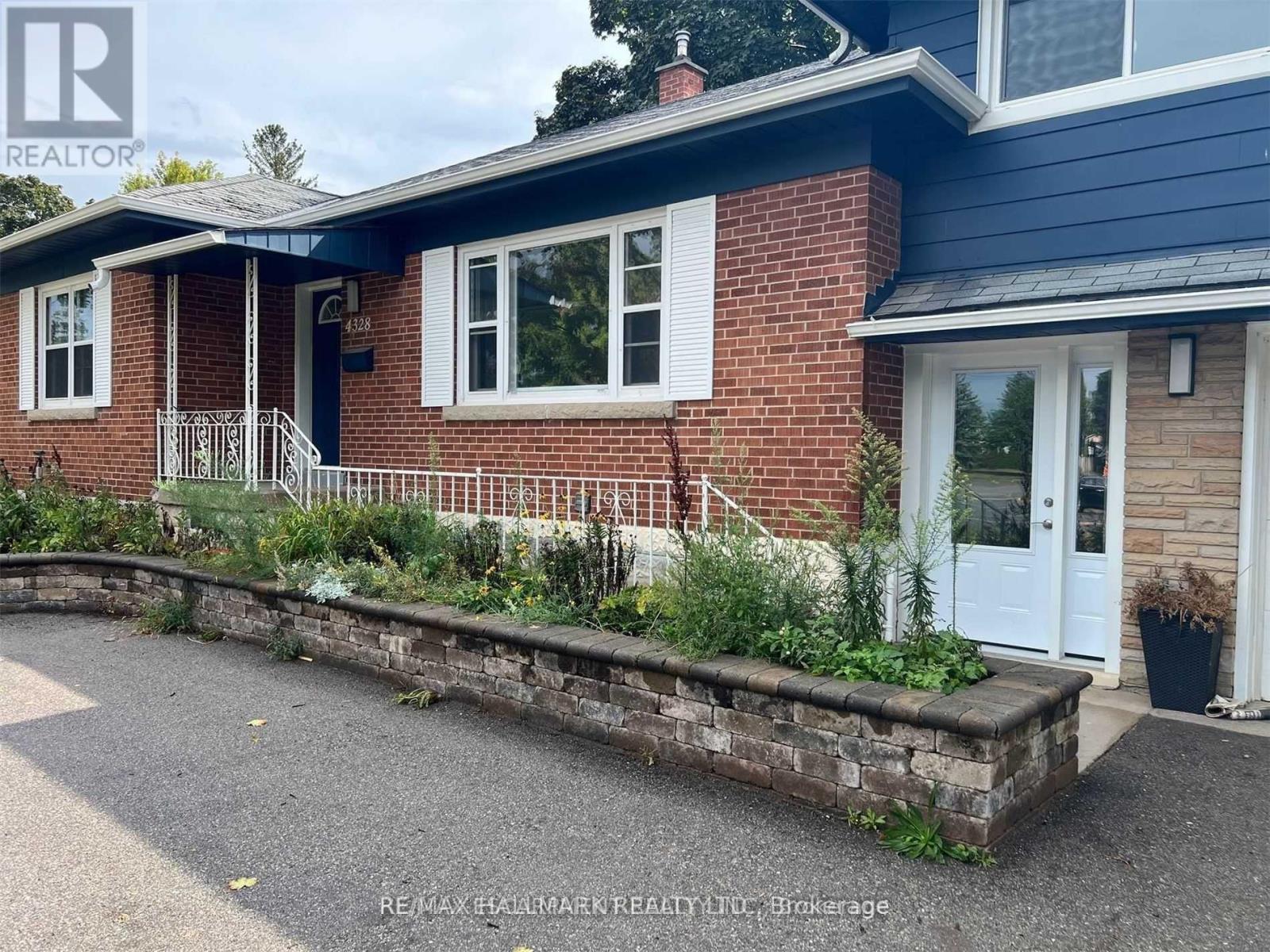 MAIN - 4328 NEW STREET, Burlington (Shoreacres), Ontario, L7L1T5 — Photo 2