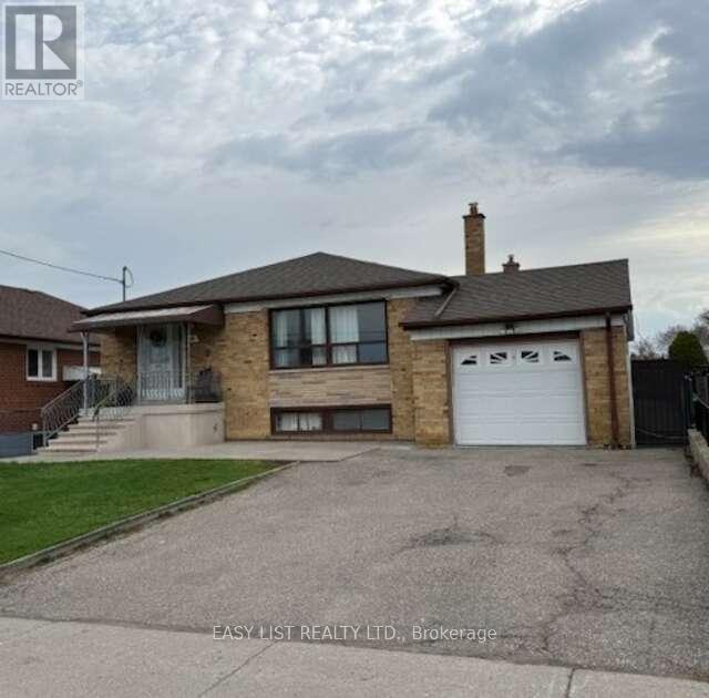 49 BLAYDON AVENUE, Toronto (Downsview-Roding-CFB), Ontario, M3M2E3 — Photo 2
