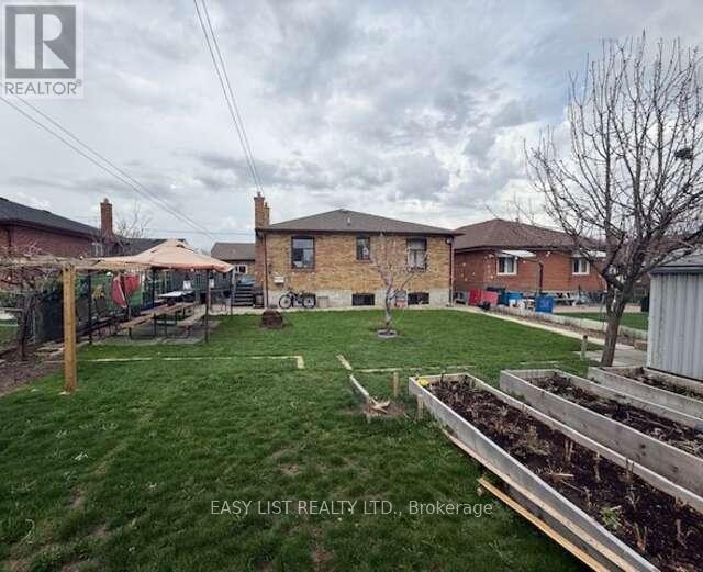 49 BLAYDON AVENUE, Toronto (Downsview-Roding-CFB), Ontario, M3M2E3 — Photo 20