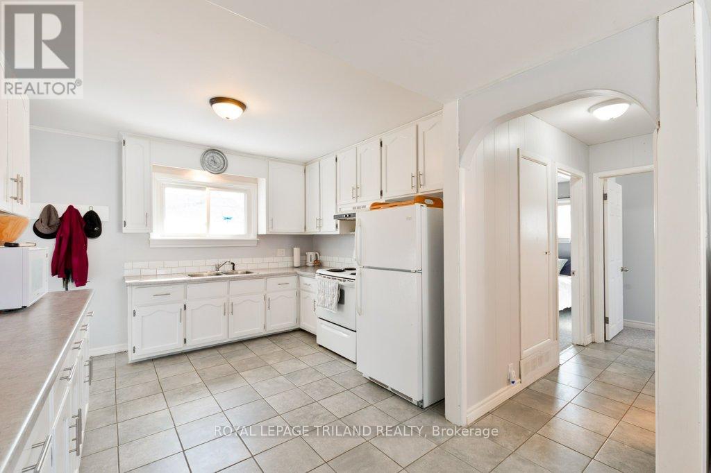 102 STEELE STREET, St. Thomas, Ontario, N5R2Y5 — Photo 13