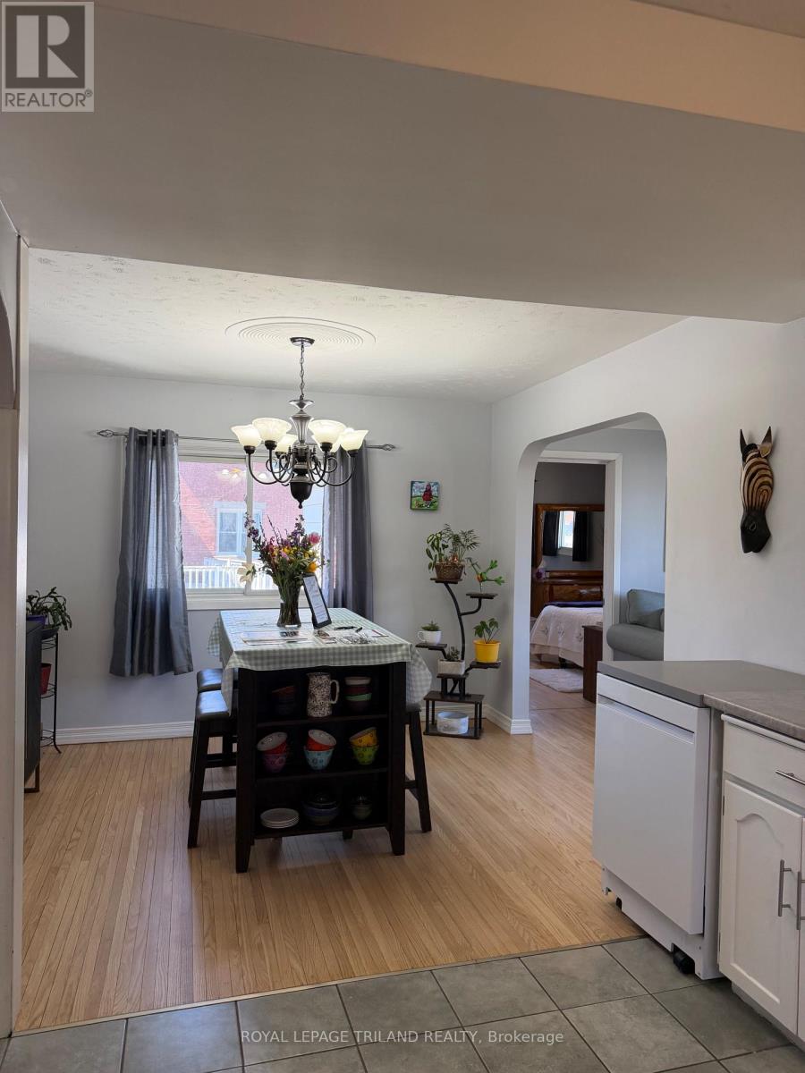 102 STEELE STREET, St. Thomas, Ontario, N5R2Y5 — Photo 7