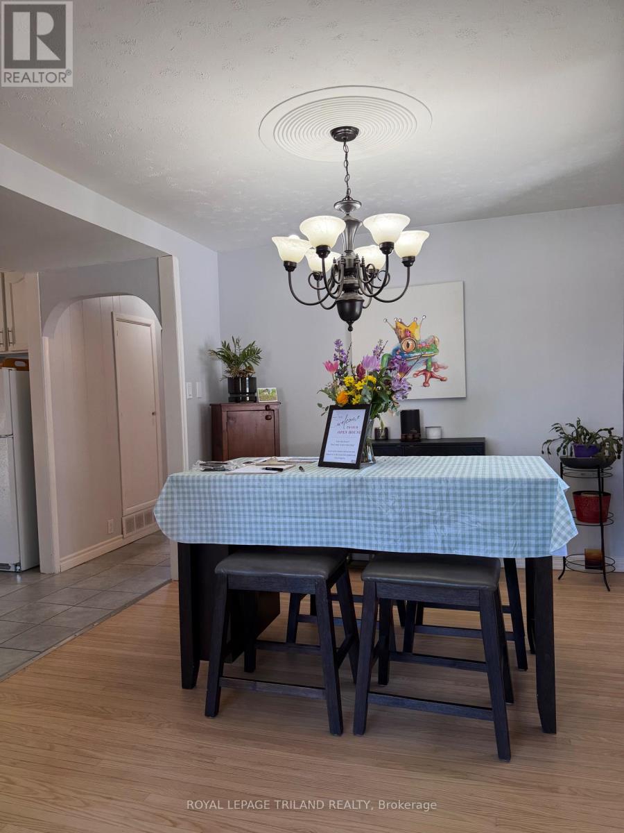 102 STEELE STREET, St. Thomas, Ontario, N5R2Y5 — Photo 8